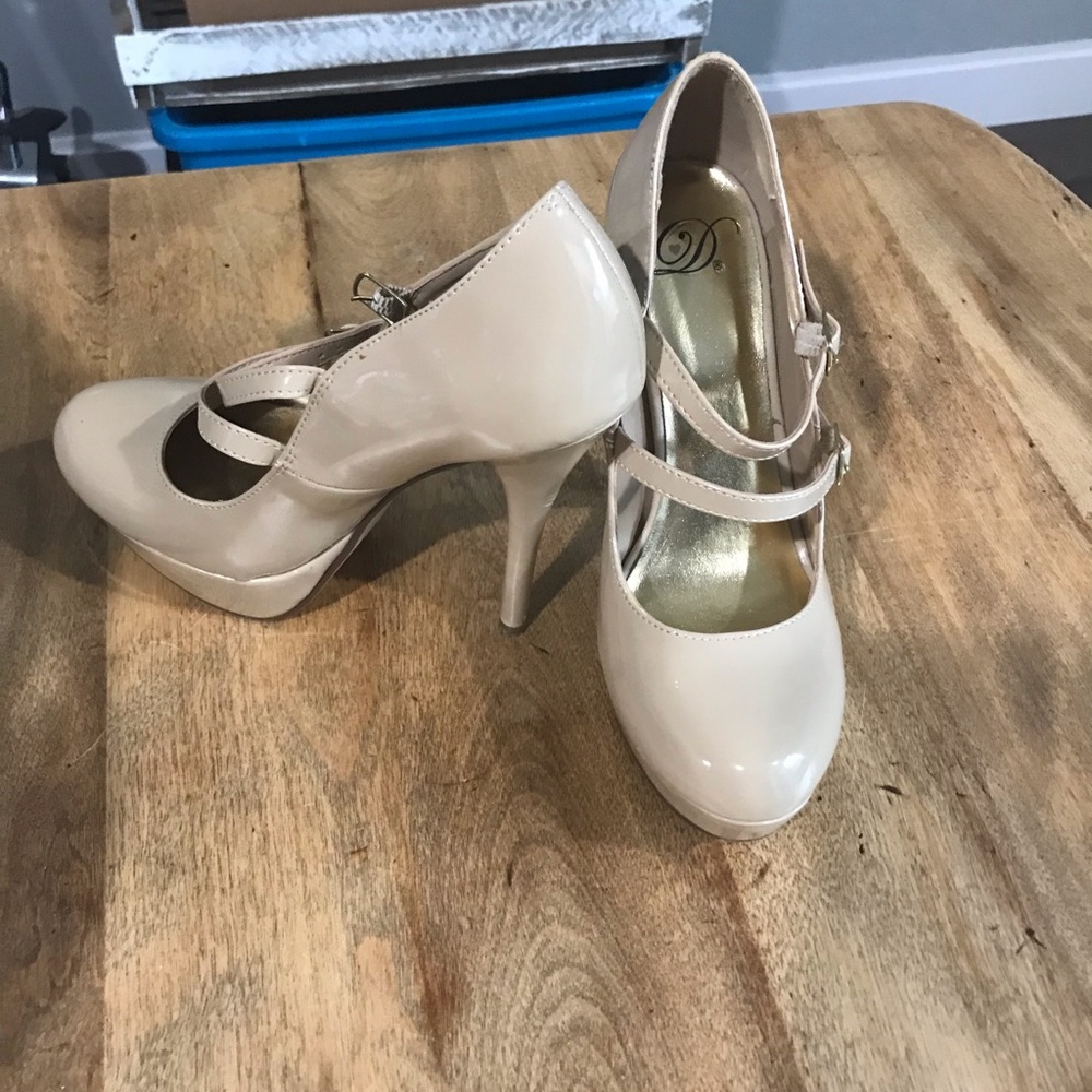Platform heels cream color